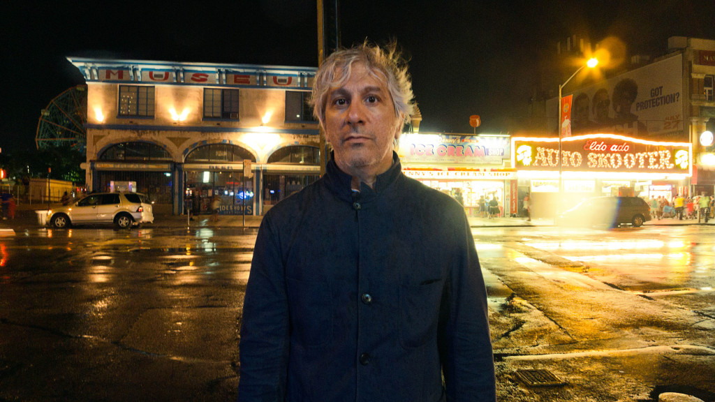 Lee-Ranaldo-by-Leah-Singer-2012sm