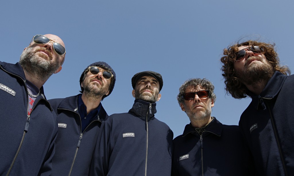 Super Furry Animals, feature