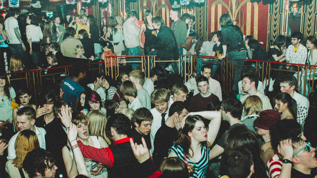 Crowd at White Heat April 2005. Photo by Gregory Nolan